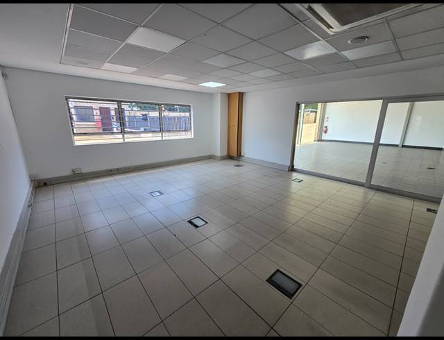 2,227M² SHOWROOM TO LET IN BRUMA